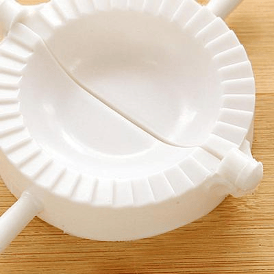Samosa Maker & Dumpling Shaper – Easy Dough Press Mold for Samosas, Dumplings & Pastries (Random Color)