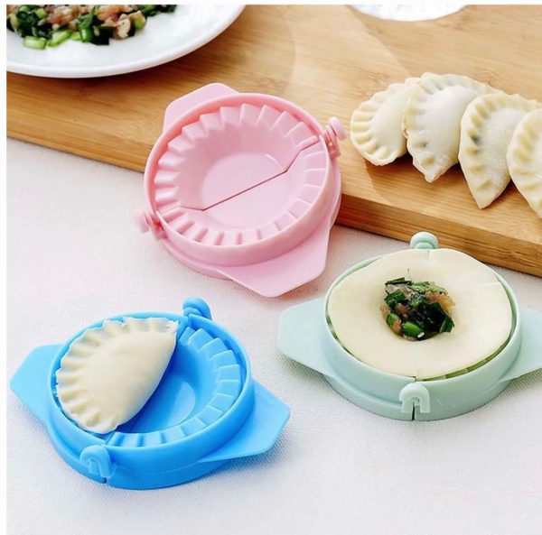 Samosa Maker & Dumpling Shaper – Easy Dough Press Mold for Samosas, Dumplings & Pastries (Random Color)